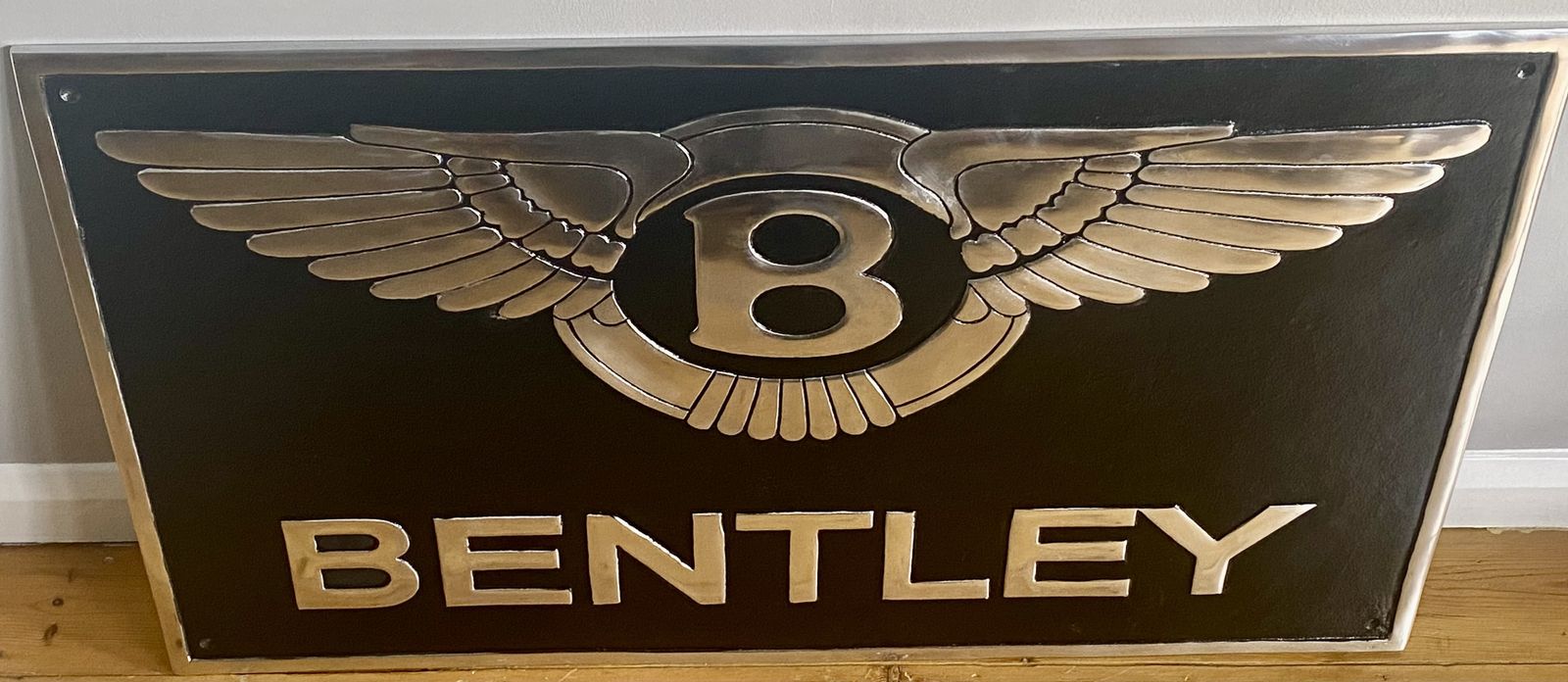 Bentley Dealership Garage Metal Automotive Automobile Car Dealer Sign Showroom Wall Art Continental Gt Gtc Bentayga Suv Flying Spur Mulsanne Arnage photo Home Decor