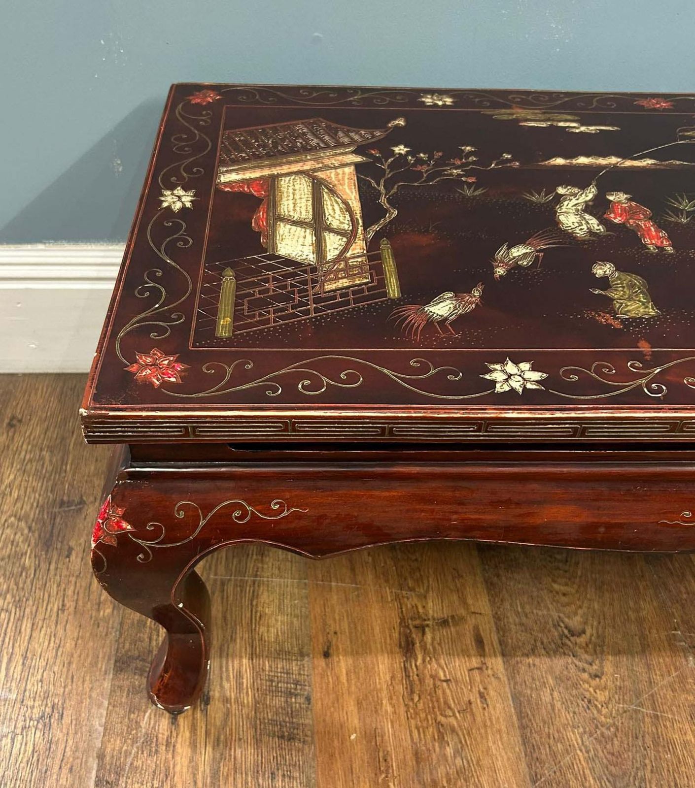 photo vintage Chinese Lacquered Coffee Table Chinoiserie