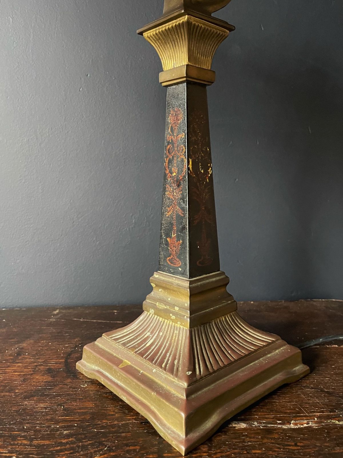 Brass And Tole Bankers Lamp photo vinterior