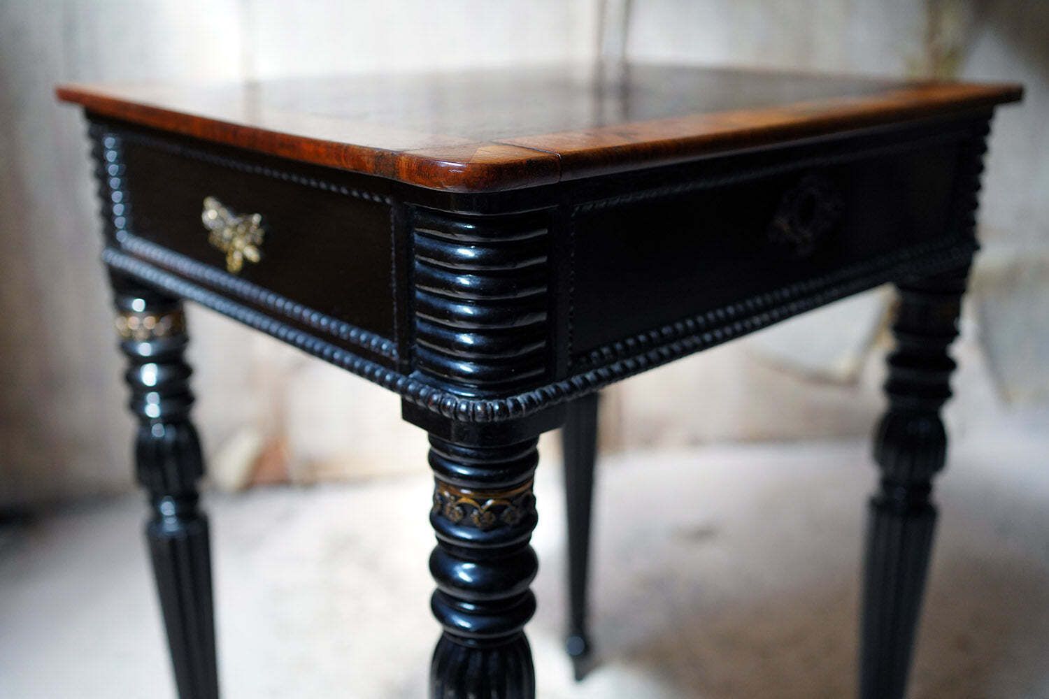 photo vinterior A Fine Late Regency/William IV Period Rosewood & Ebonised Side Table C.1825 35