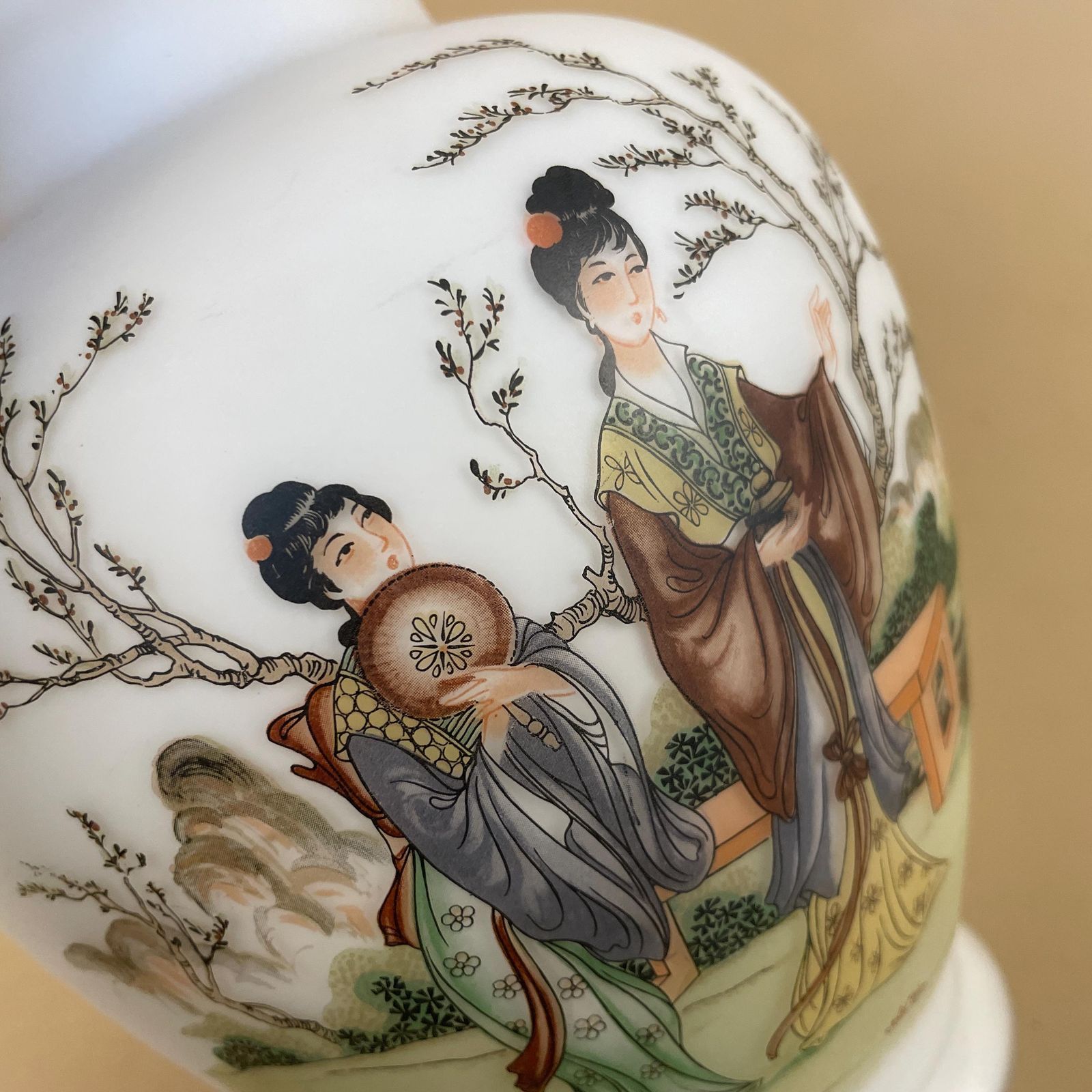 Vintage Oriental Antique Fine Glass Lamp Light Bedside Table Hand Painted White Asian Vase Vintage Brass Metal Gold Geisha Japanese photo buy