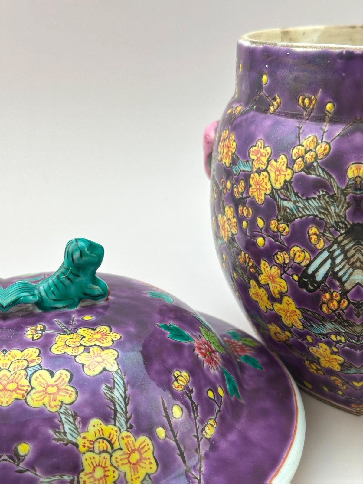 photo for sale Chinese Famille Rose Kamcheng Jar, Purple Ground, Dayazhai Style