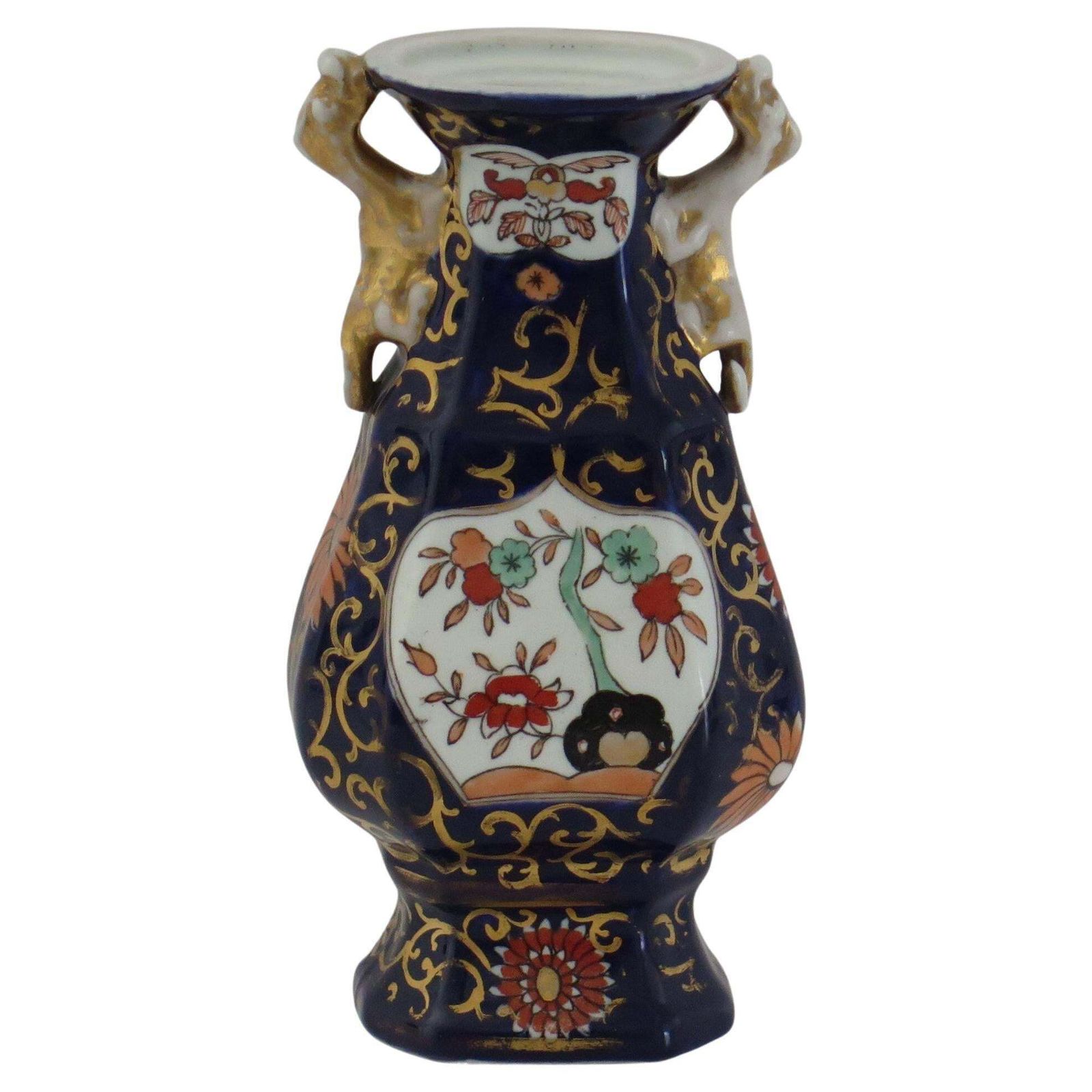 Masons Ironstone Vase In Blue Hawthorne Pattern (No. 2), Circa 1830