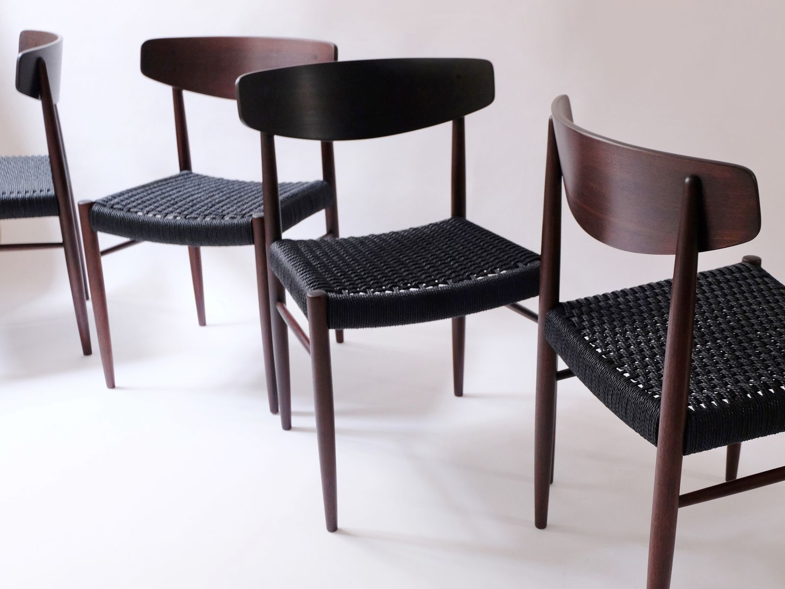 Set Of Six Mid Century Danish Teak Spade Back Dining Chairs Model 501 By A.M. Mobler, 1960s Denmark photo for sale