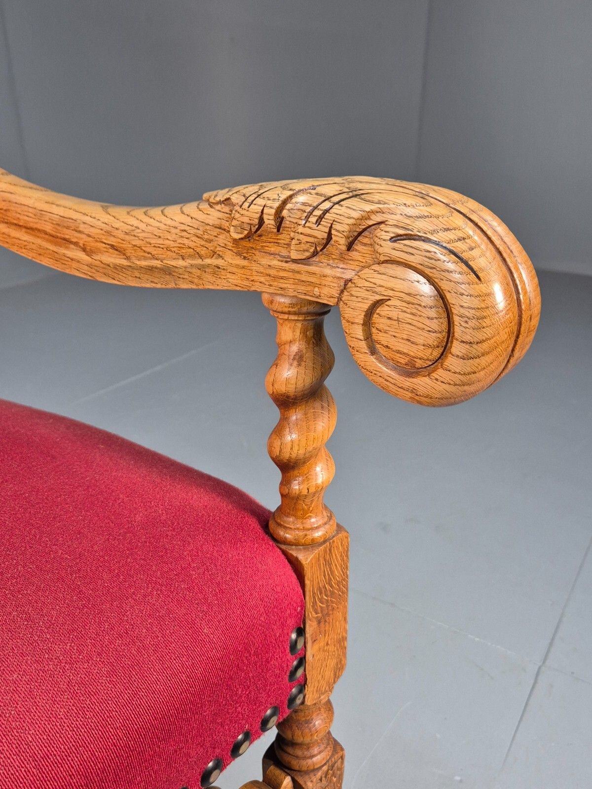 photo furniture Antique Carved Oak Armchair Red Fabric Studding Vintage Danish Eb9574 Vcar