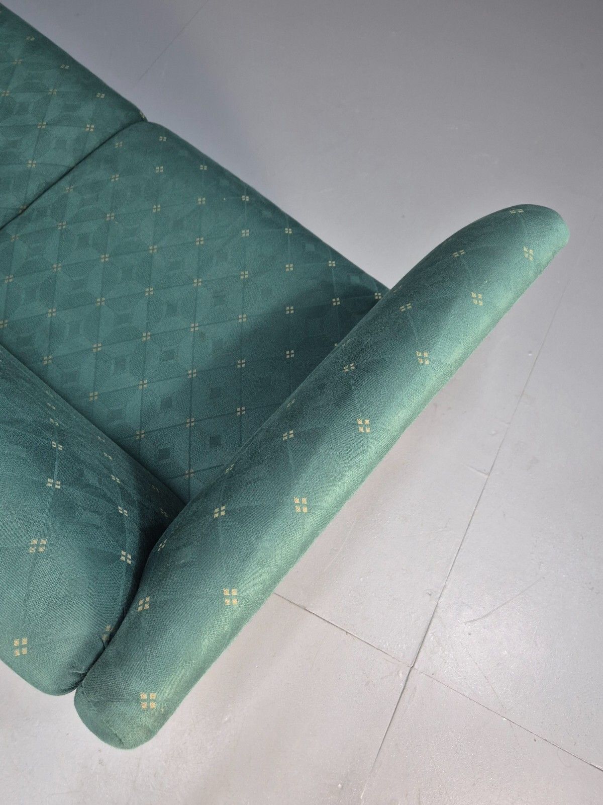photo vinterior Vintage Danish Green 2 Seat Classic Mid Century Shaped Sofa 1980s Eb9565 M2ss