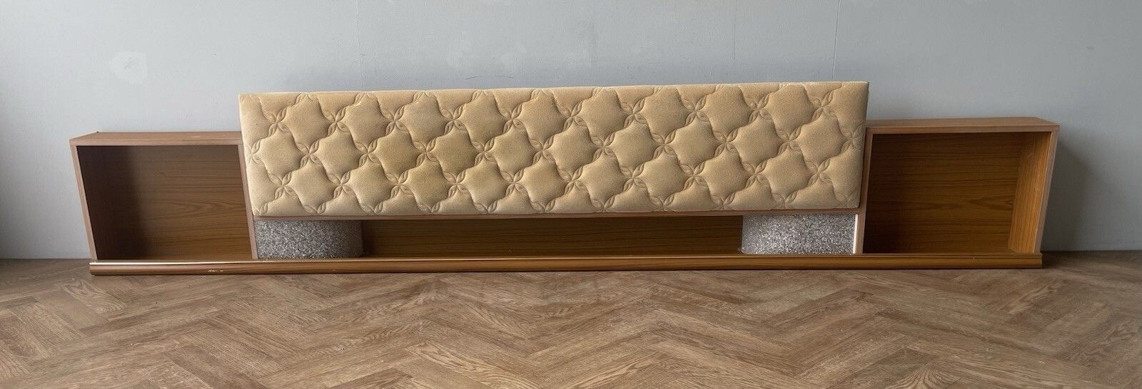 Vintage Retro Padded Headboard With Lights For A King Size Bed photo furniture