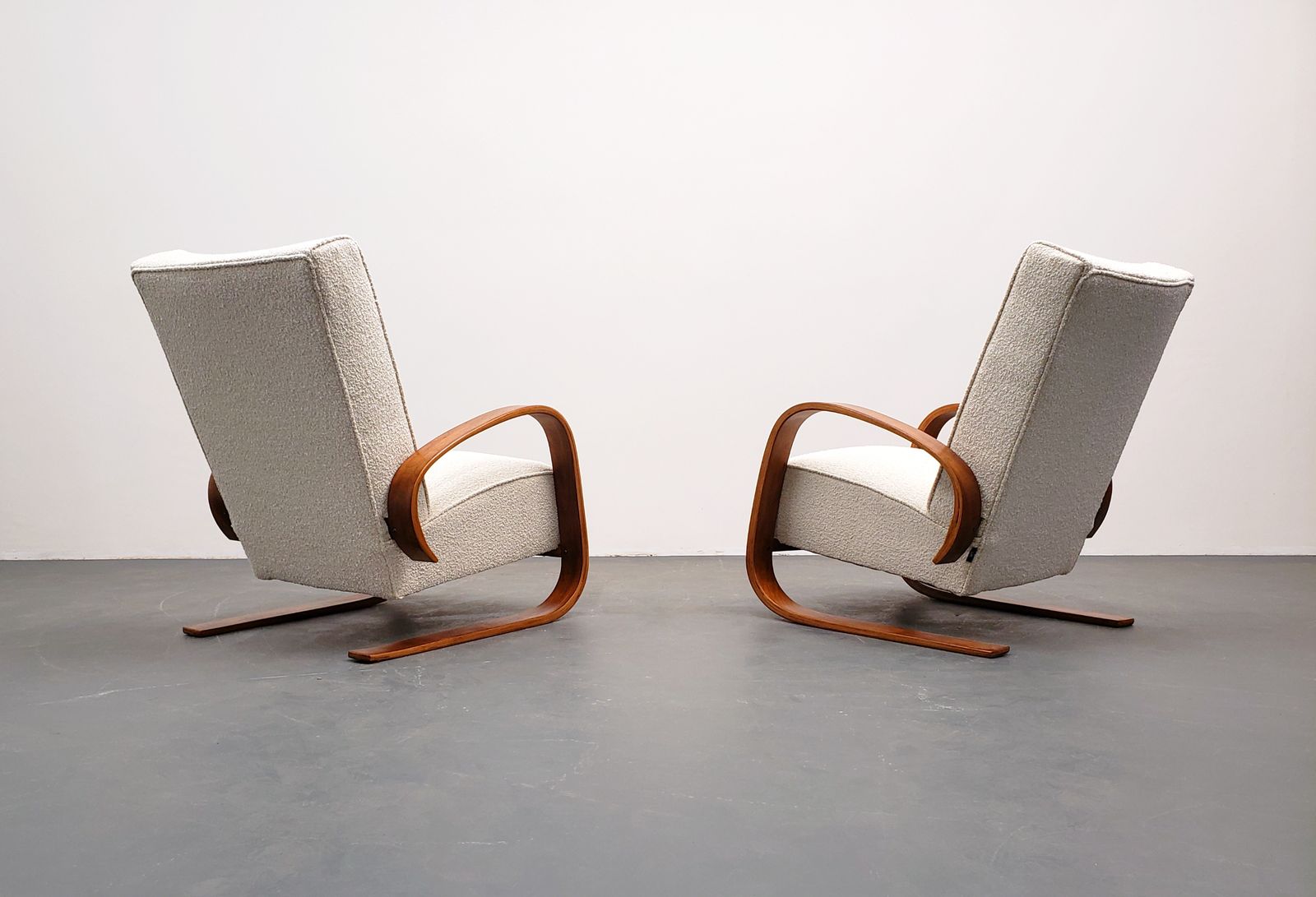 Cantilever Armchair By Miroslav Navrátil For Up Závody, 1950s photo vinterior