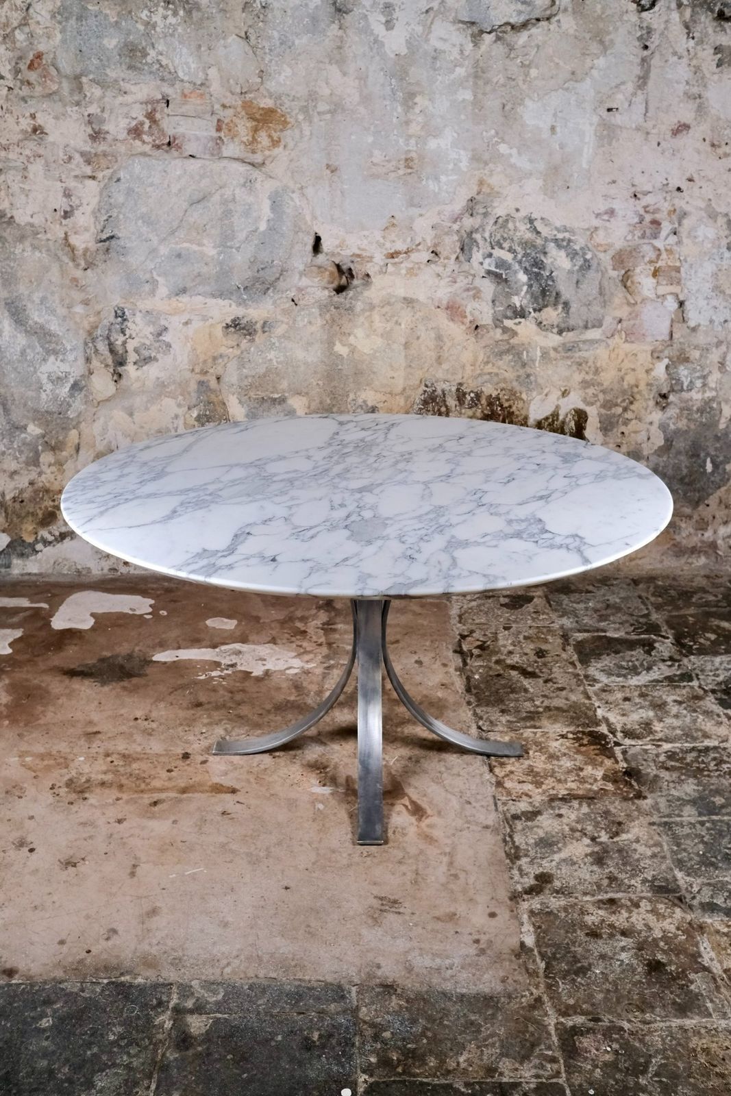 Large Round Carrara Marble Table, Italy, 1970s photo for sale