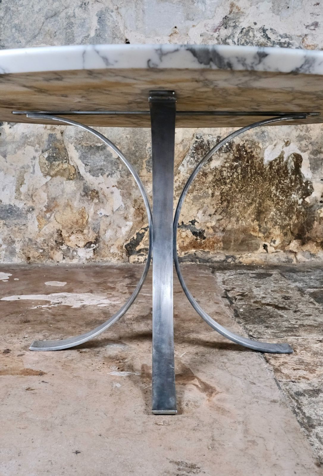 Large Round Carrara Marble Table, Italy, 1970s photo 2500.0