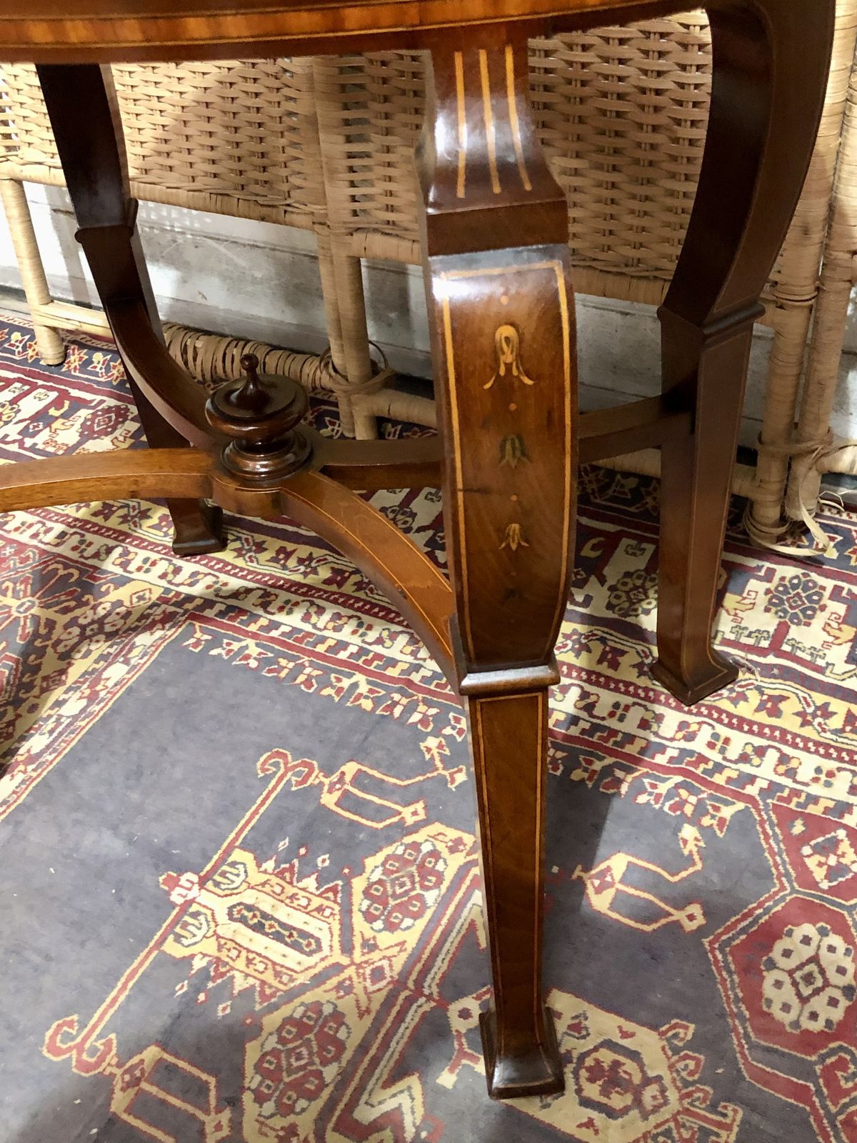 289.0 Handsome Edwardian Occasional Or Centre Table photo