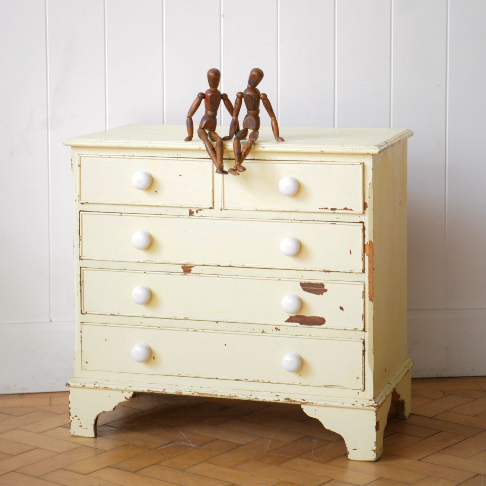 Small Painted Pine Chest Of Drawers. photo 380.0