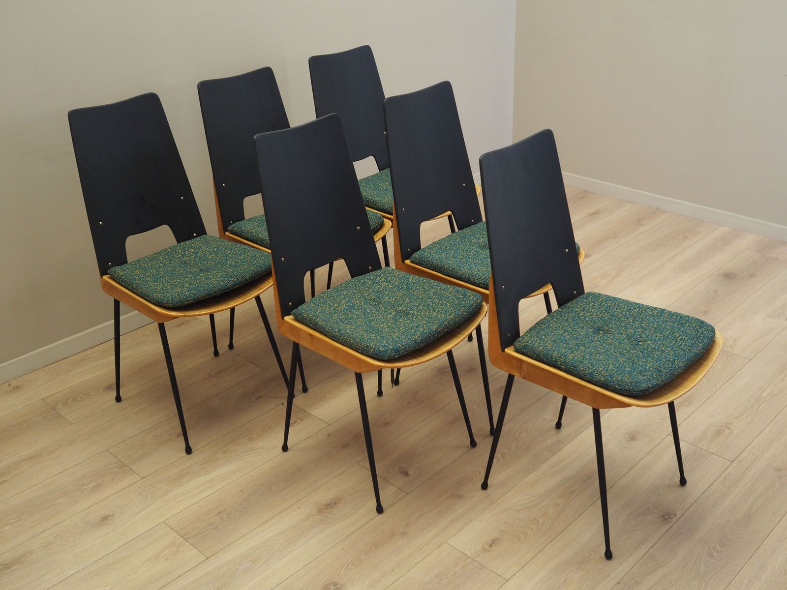 Set Of Six Chairs, Italian Design, 1950s, Designer: Carlo Ratti, Manufacturer: Legni Curva photo for sale