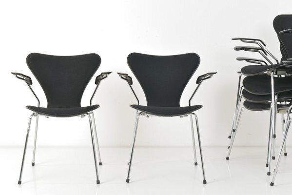 photo for sale Model 3207 Chairs In Black Kvadrat Upholstery By Arne Jacobsen For Fritz Hansen, Denmark, 1996, Set Of 4