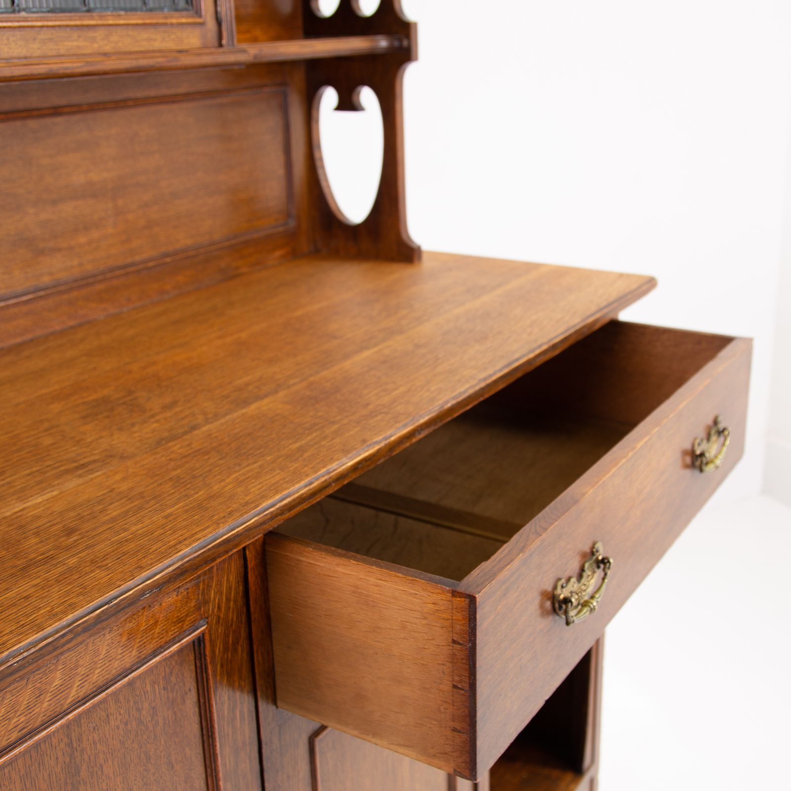 photo buy English Arts And Crafts Oak Cabinet 1910