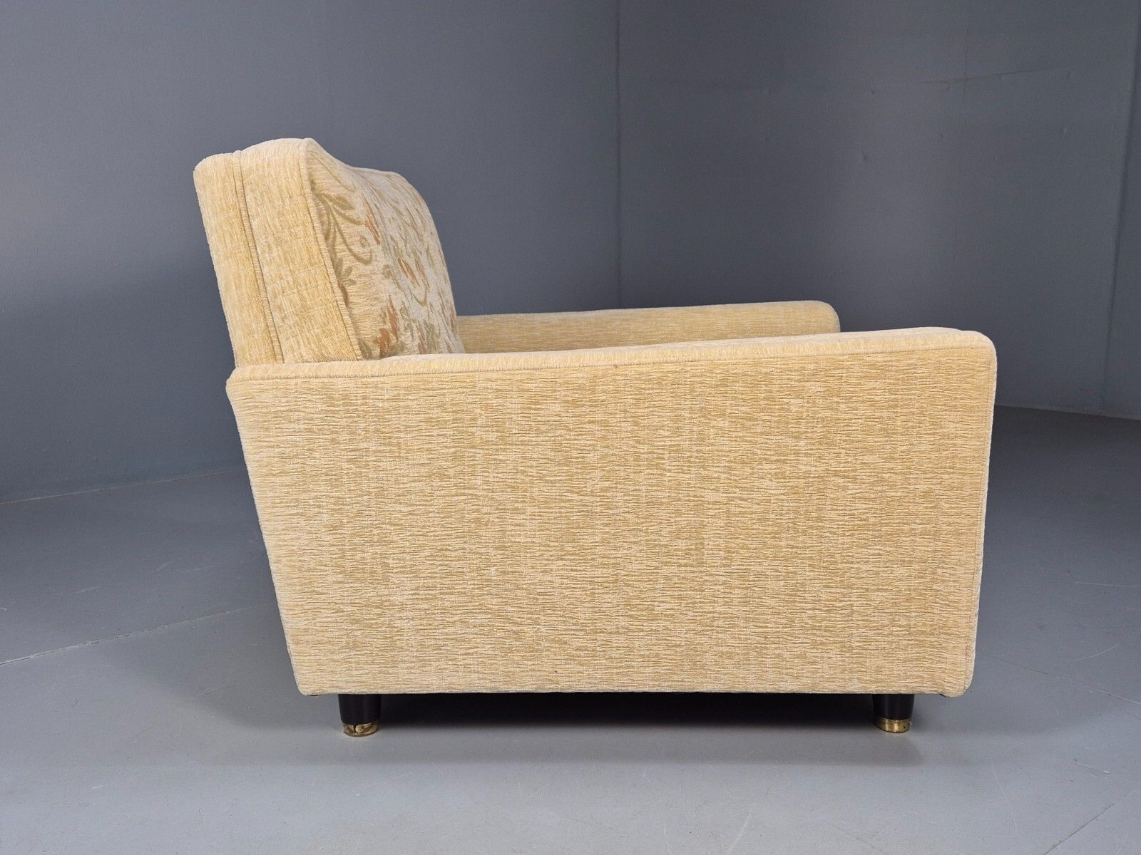 photo for sale Vintage 1960s Lounge Chair In Cream Floral Retro Mcm Eb9682 Mnor