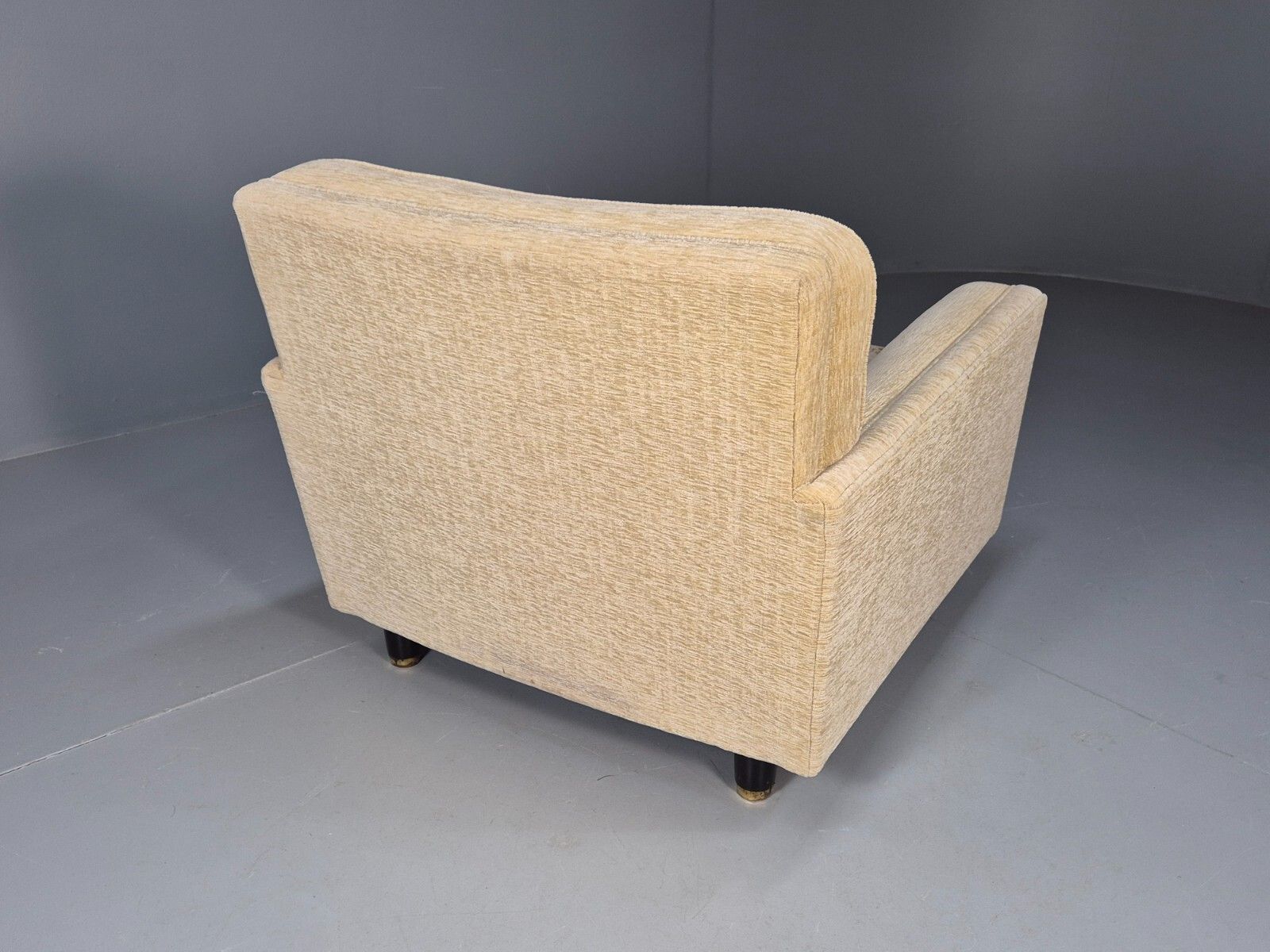 250.0 Vintage 1960s Lounge Chair In Cream Floral Retro Mcm Eb9682 Mnor photo