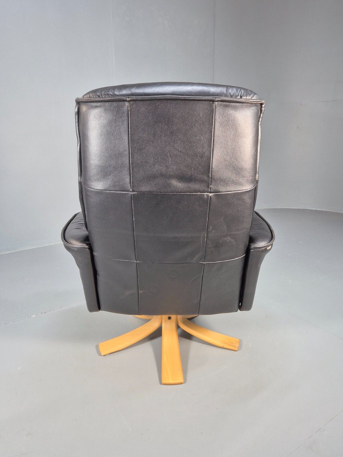 photo furniture Vintage Danish Swivel And Recline Lounge Chair Bentwood Base 1980s Eb9237 Mswi