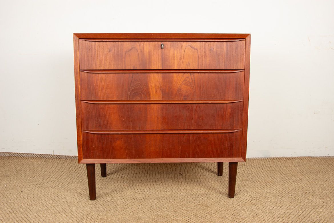 Commode 4 tiroirs en teck, Danemark, années 1960.