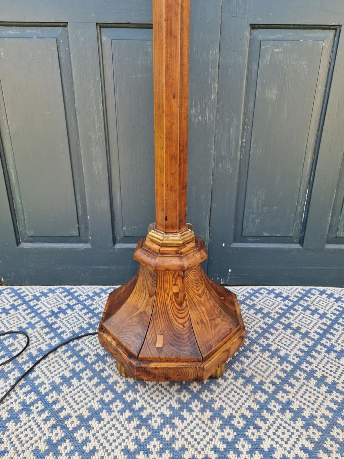 Octagonal Pine Torchere Standard Lamp photo 915.0