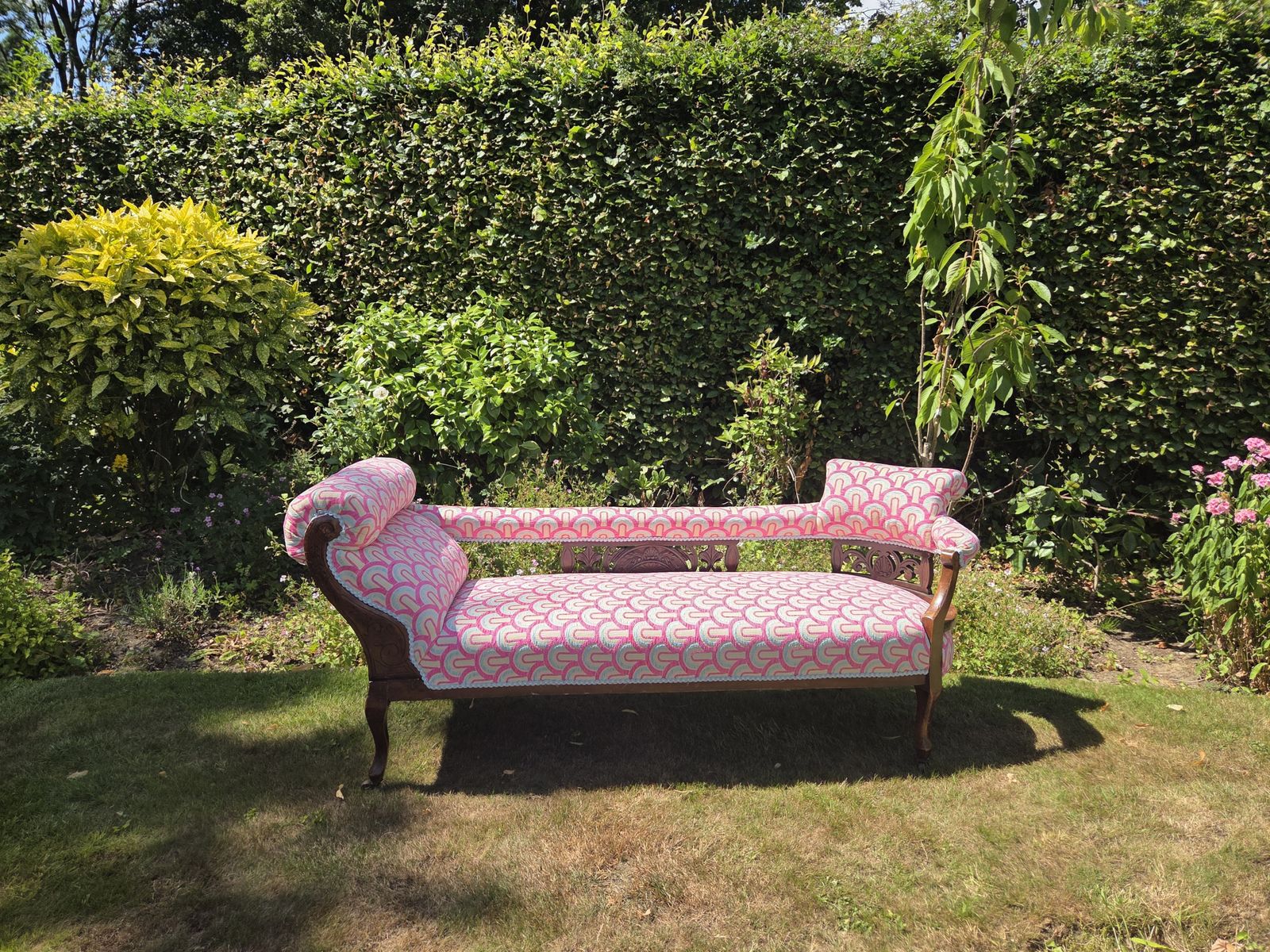 Antique Chaise Longue With Pink & Blue Velvet Upholstery