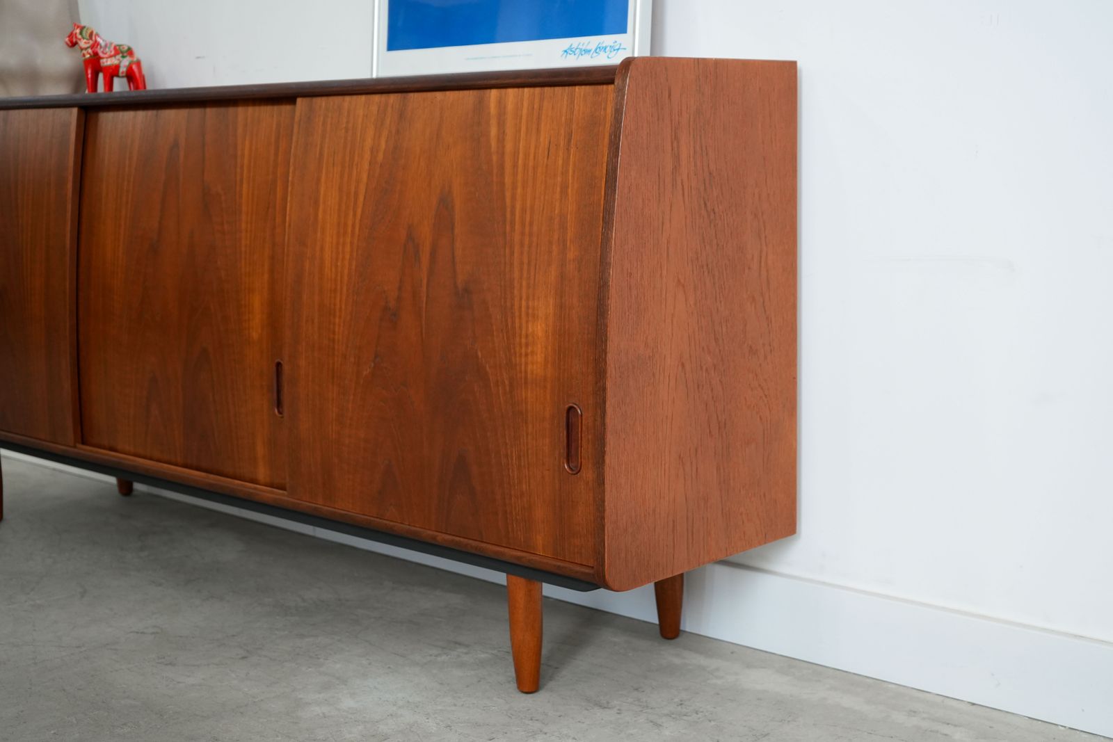photo furniture Teakhouten Dressoir, Deens Design, Jaren 1970, Productie: Denemarken