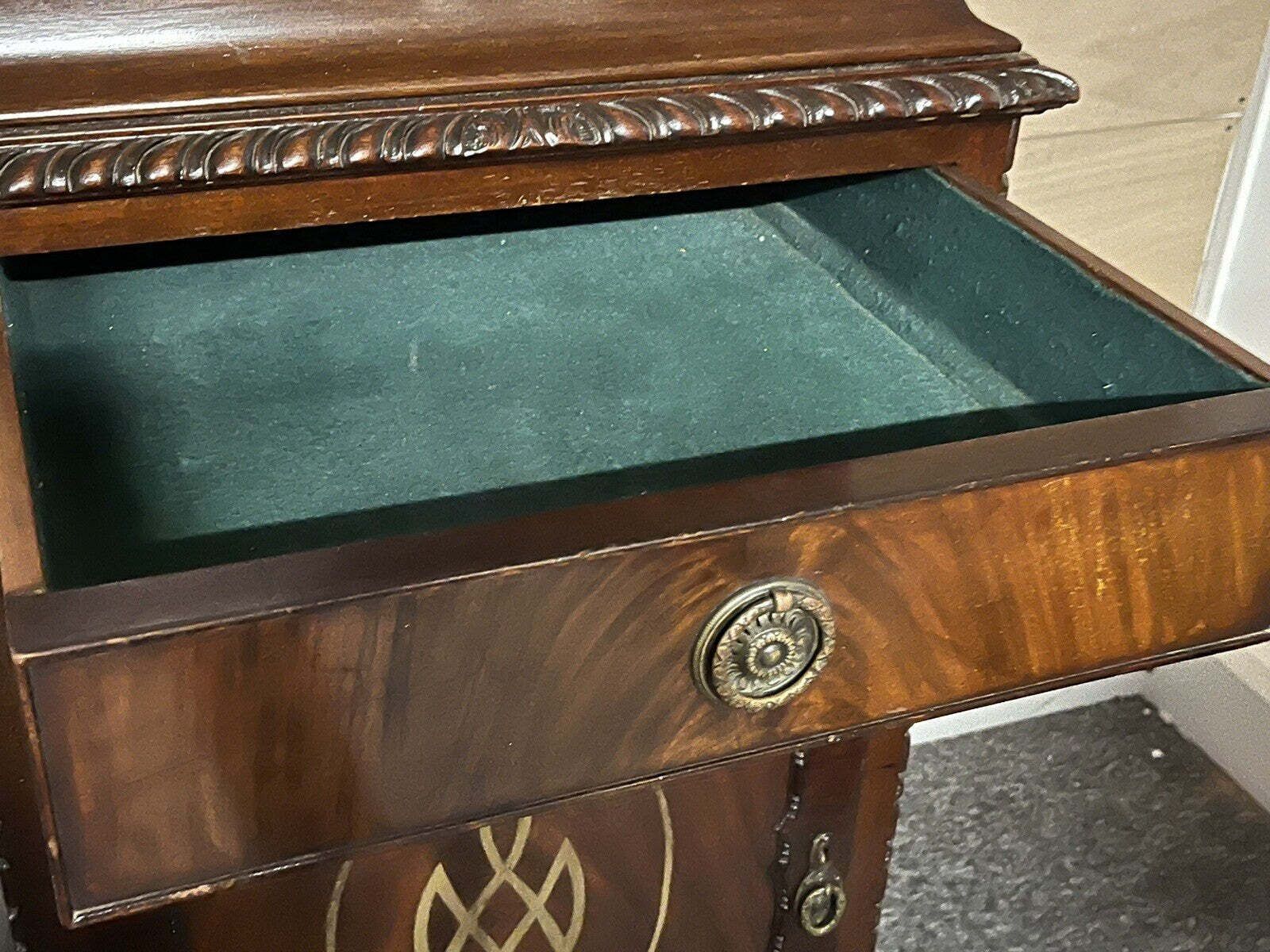 photo furniture Edwardian Mahogany Wine Cabinet Celleratte, Wine Storage & Drawer.