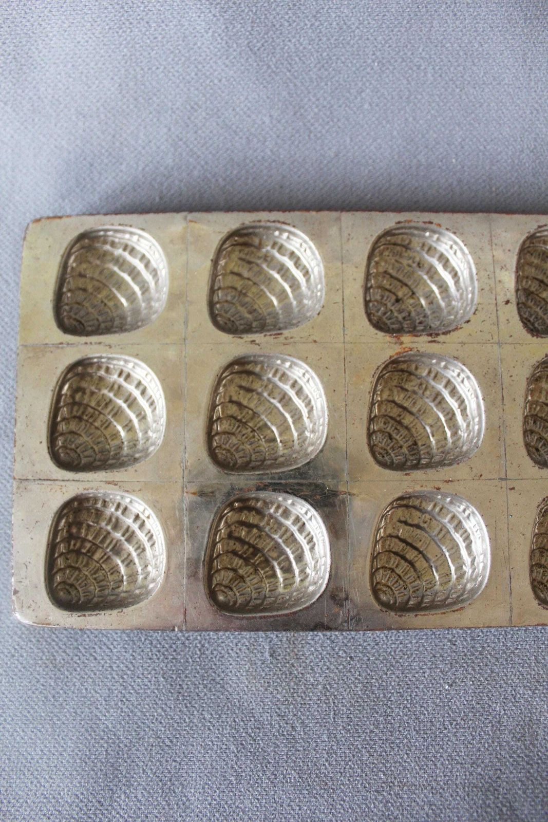 Vintage Large Heavy Chocolate Mold, Hans Bruhn Hamburg Germany Sea Shell Design, Metal Professional Mold, Kitchenware Utensil, 24 Placement photo furniture