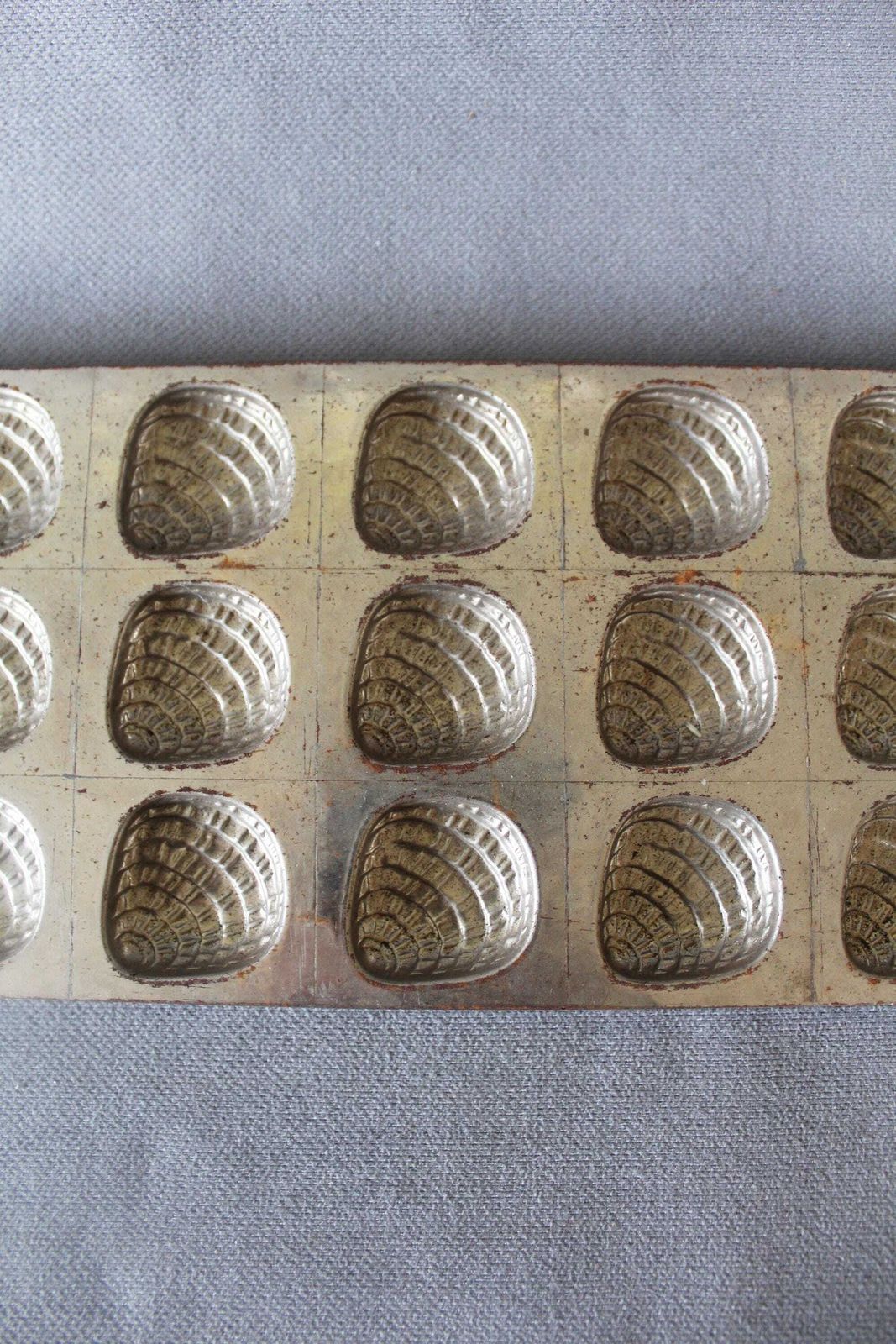 Vintage Large Heavy Chocolate Mold, Hans Bruhn Hamburg Germany Sea Shell Design, Metal Professional Mold, Kitchenware Utensil, 24 Placement photo for sale
