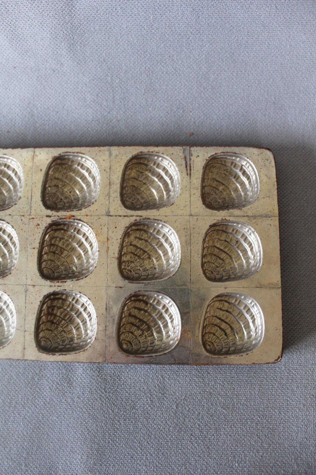 Vintage Large Heavy Chocolate Mold, Hans Bruhn Hamburg Germany Sea Shell Design, Metal Professional Mold, Kitchenware Utensil, 24 Placement photo Home Decor