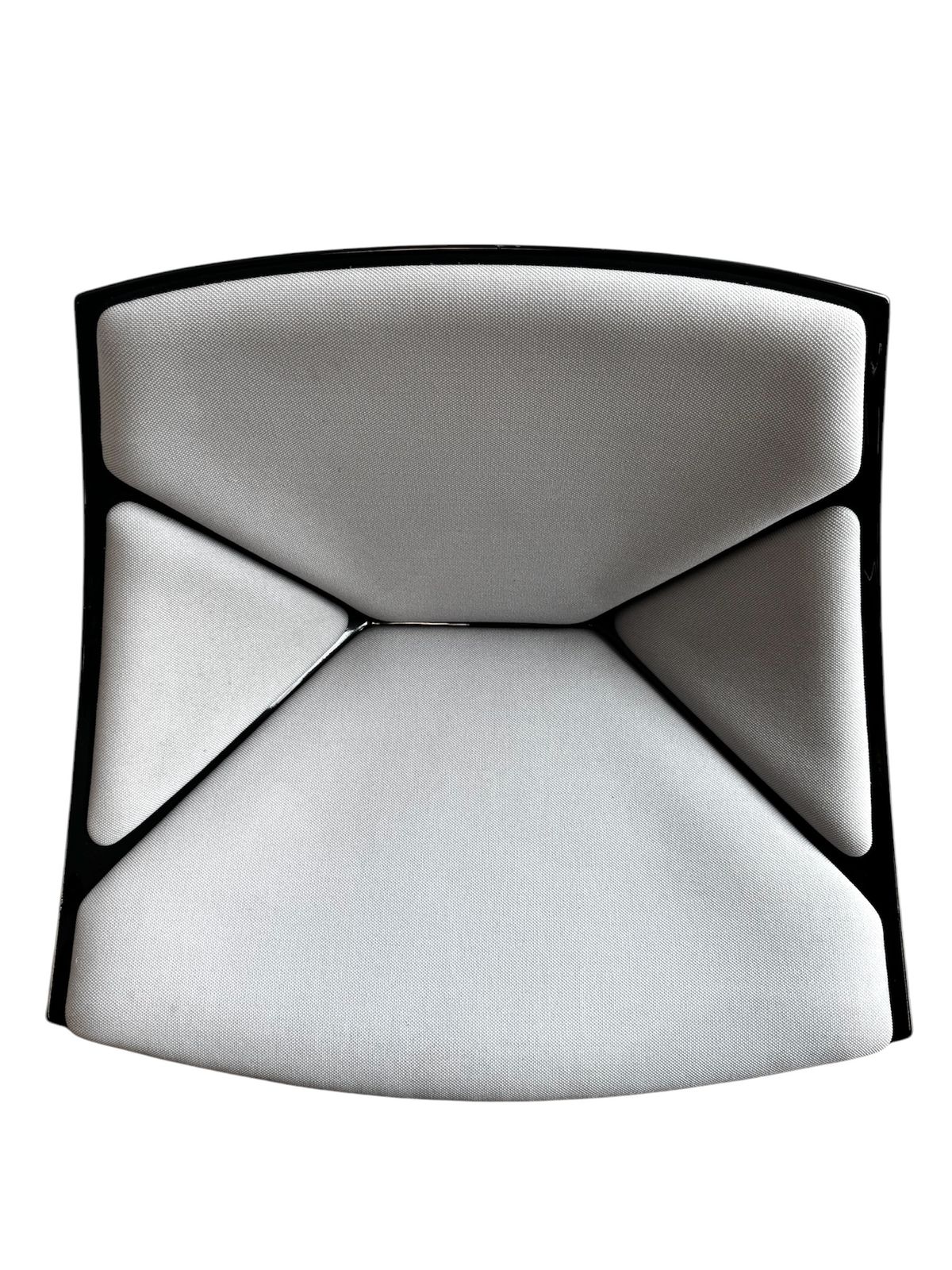 photo vinterior Republic Of Fritz Hansen Coffee Table And Two Space Chairs Home Office Lounge