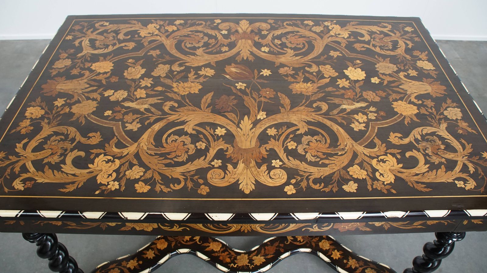 Antieke Nederlandse Marquetterietafel, 19e Eeuw photo 7796.5100999999995