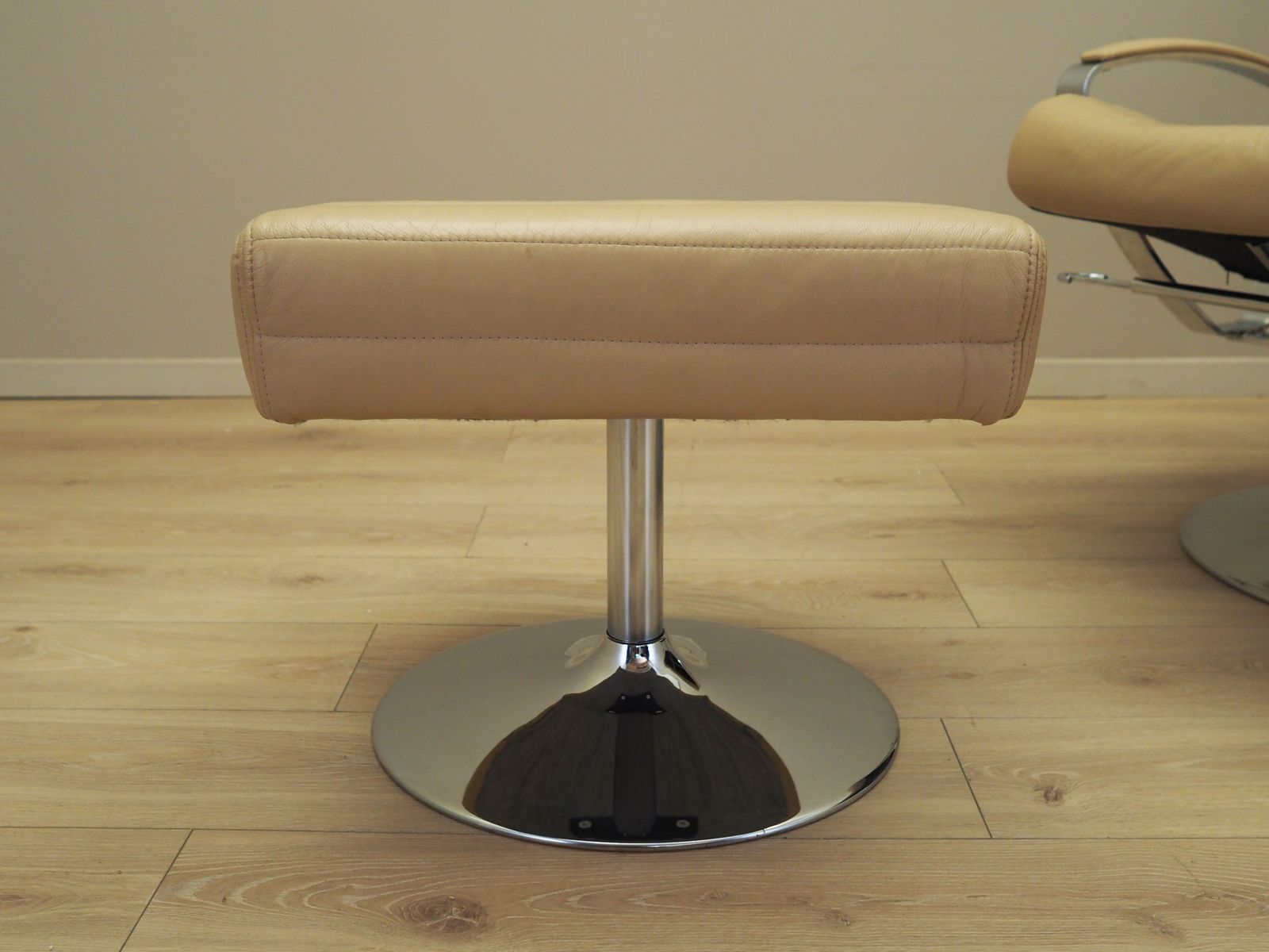 photo for sale Lounge Fauteuil Met Voetenbank, Deens Design, Jaren 1970, Fabrikant: Boconcept