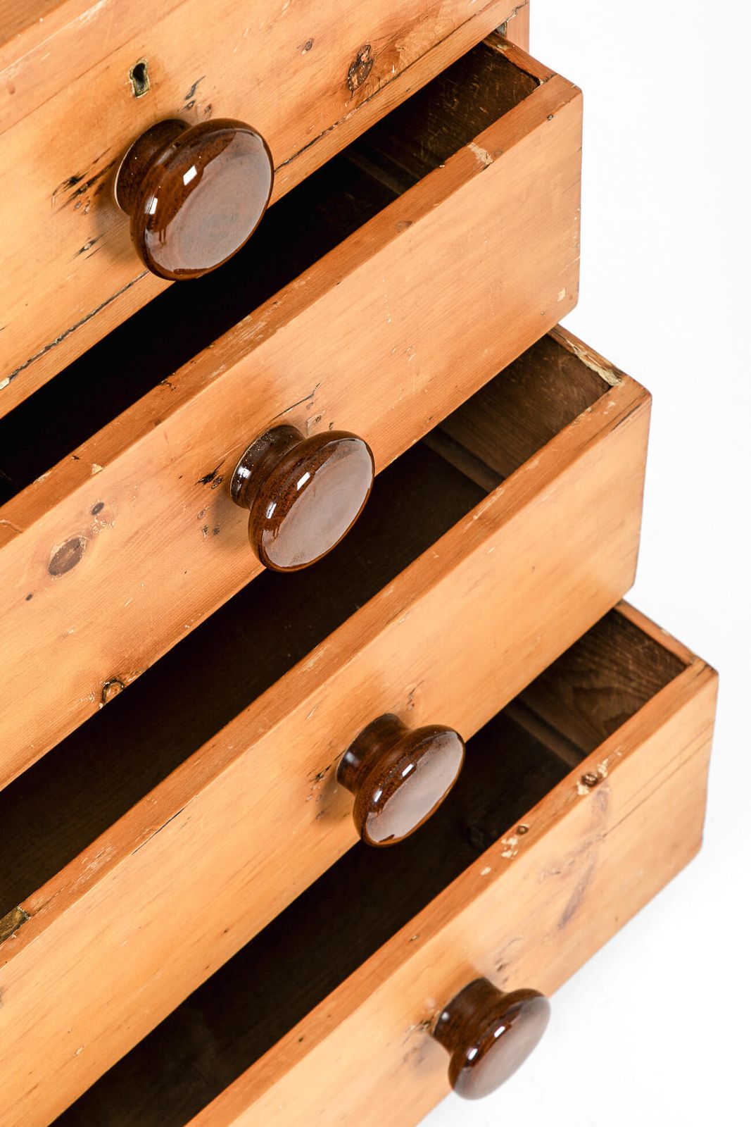 photo furniture Victorian Honey Pine Chest Of Drawers