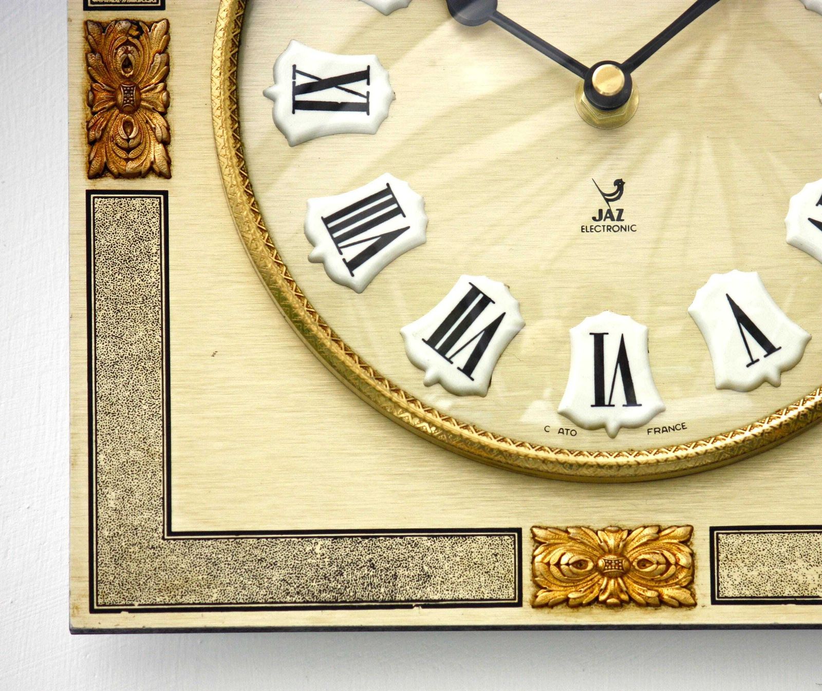 Vintage Jaz Wall Clock   23cm French Metal Retro Mid Century Ornate Gold Clock Gift Off The Wall Clocks photo Home Decor