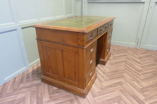 Heavy Quality Late Victorian Pitch Pine Pedestal Desk photo for sale