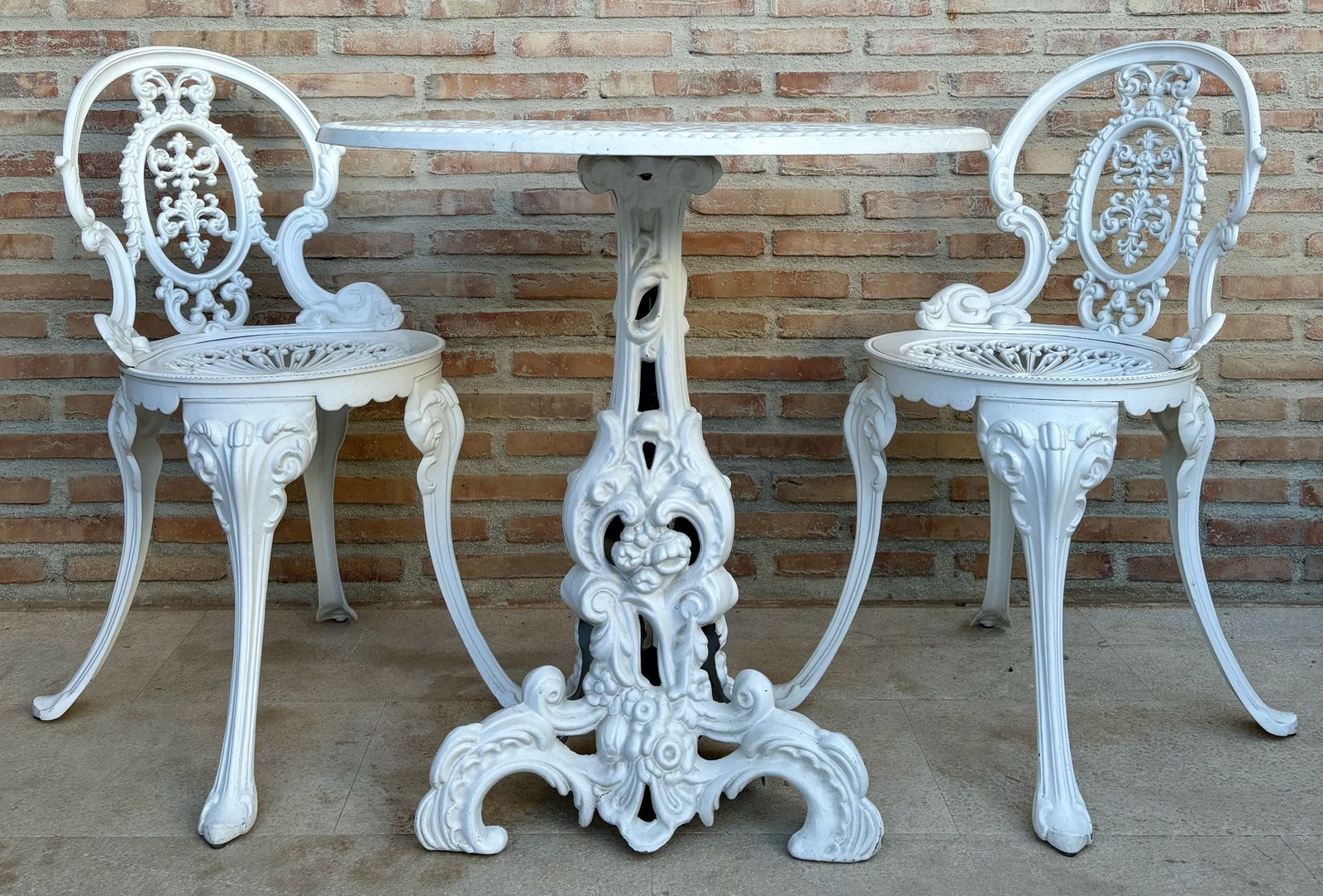 Set Of Wrought Iron Table And Chairs Garden Or Patio Furniture photo 1731.0