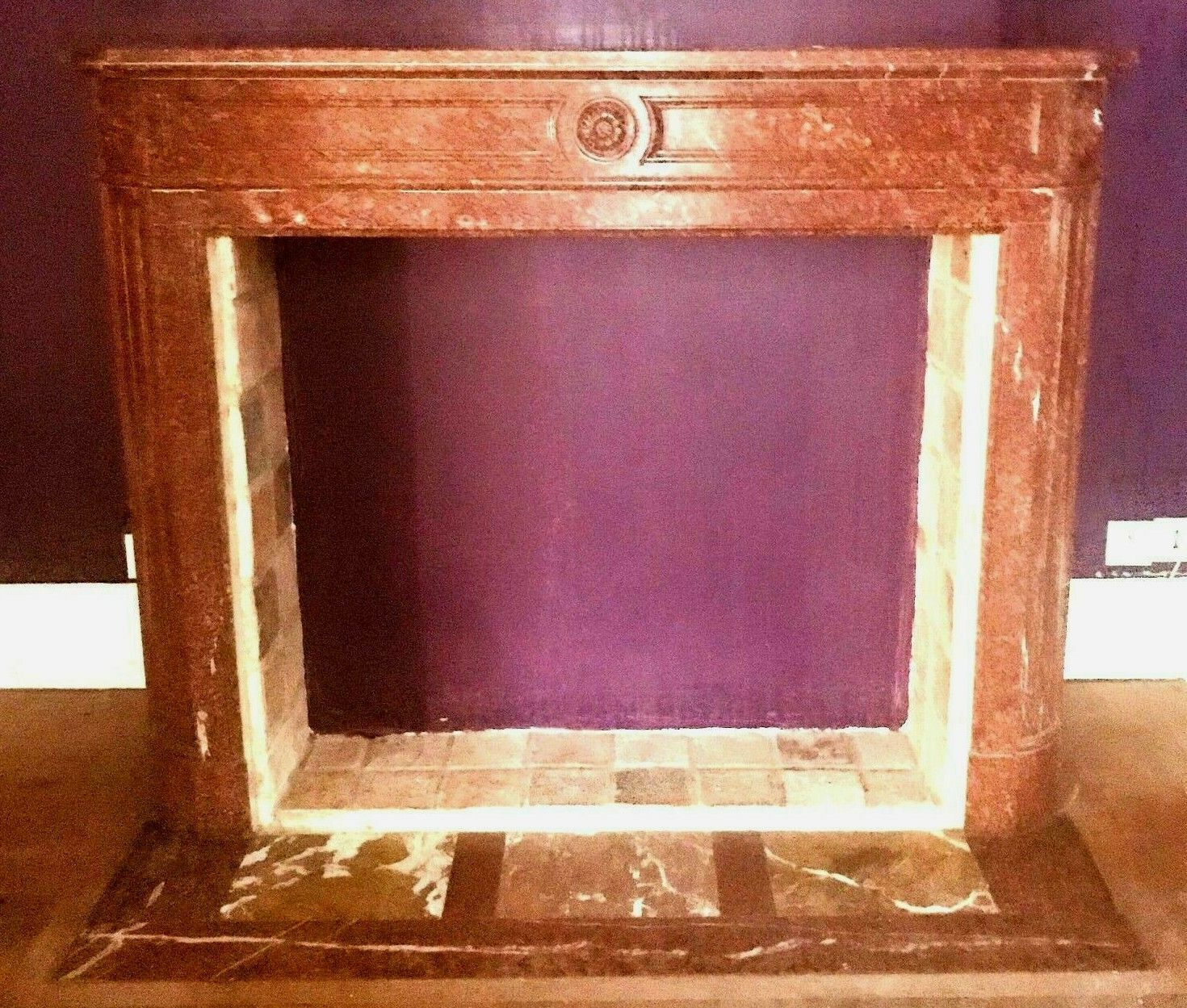 Cheminée De Style Louis XVI En Marbre Rouge Griotte XIX Siècle