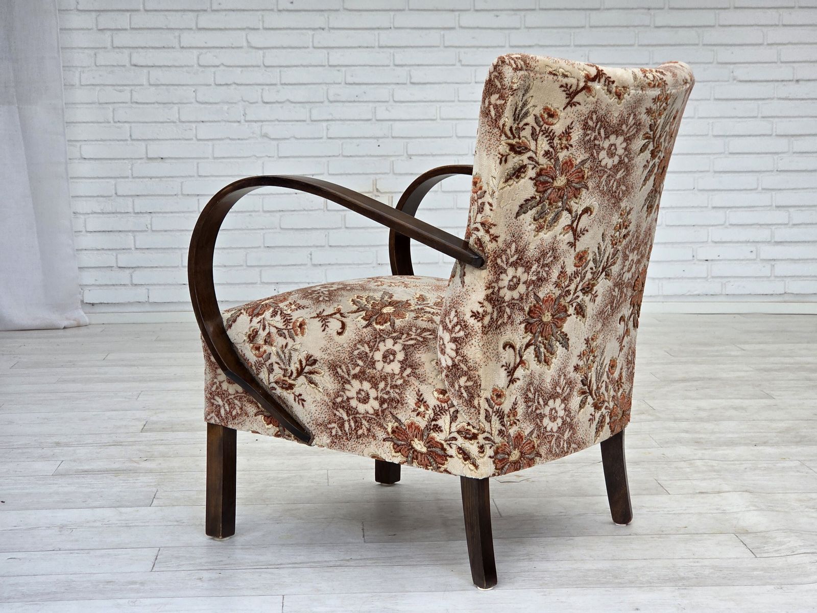 photo buy Ca. Jaren 1950, Deense Art Deco Fauteuil, Meubelvelours, Beukenhout, Opnieuw Bekleed.