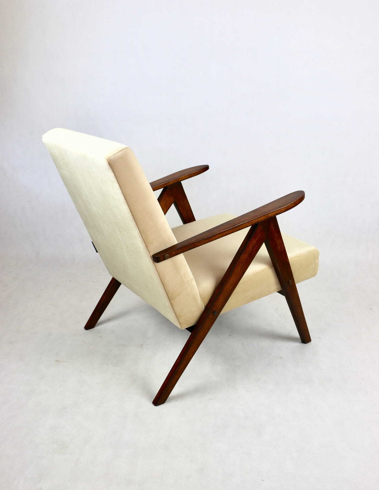 photo furniture Vintage Armchair B 310 Var Beige Light Brown Velvet   2 Pieces Available