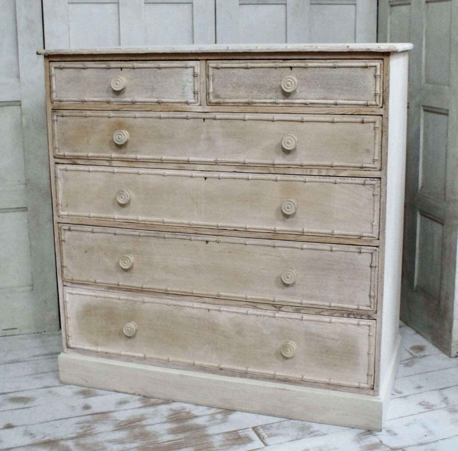 photo vinterior Rare Howard & Sons Bleached Ash Chest Of Drawers