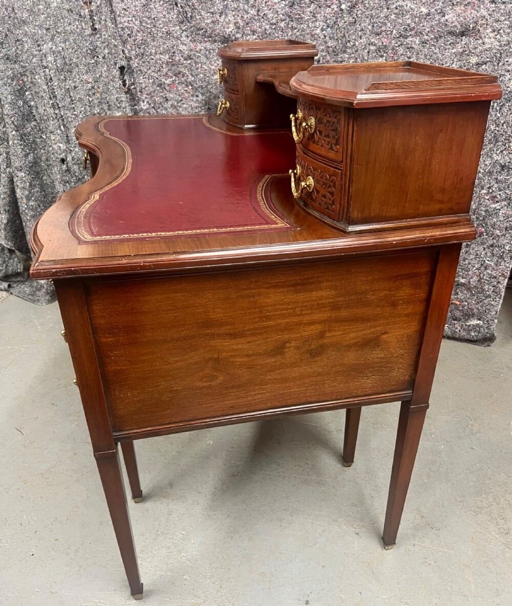 Edwards & Roberts Mahogany Desk photo vinterior