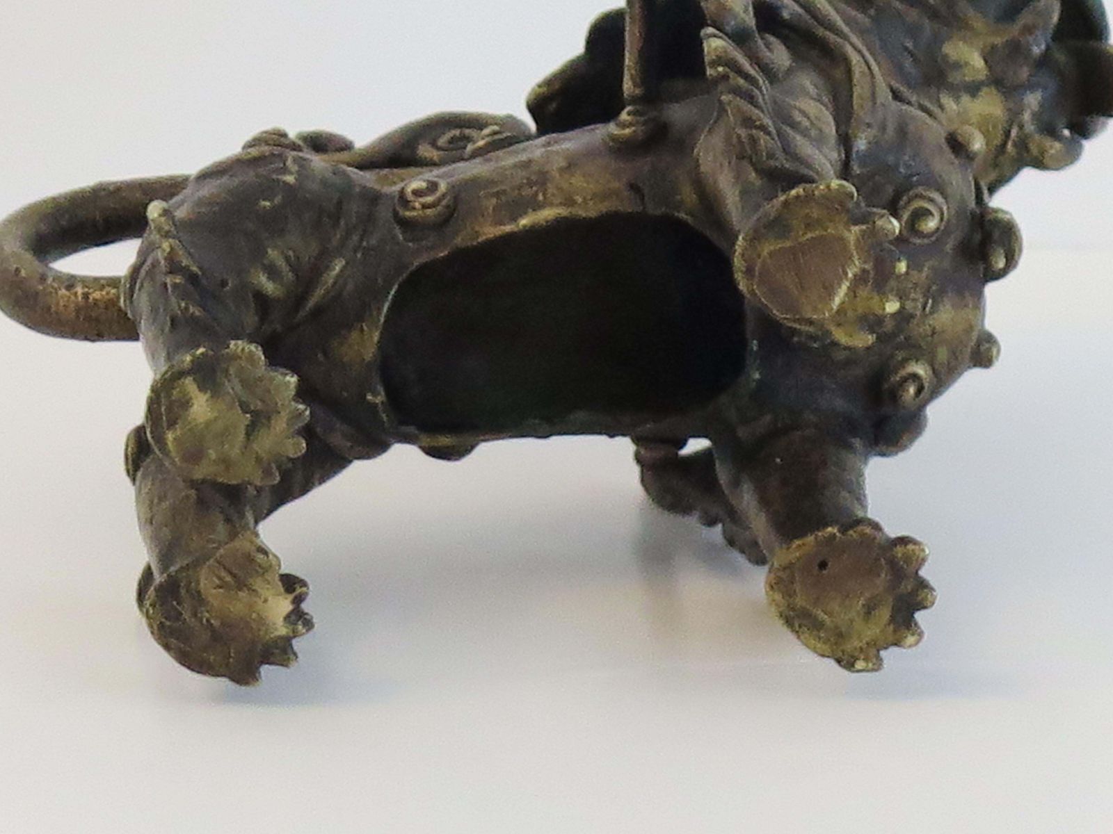 photo vintage Antique Chinese Bronze Foo Dog Sculpture With Good Detail, Qing 19th Century