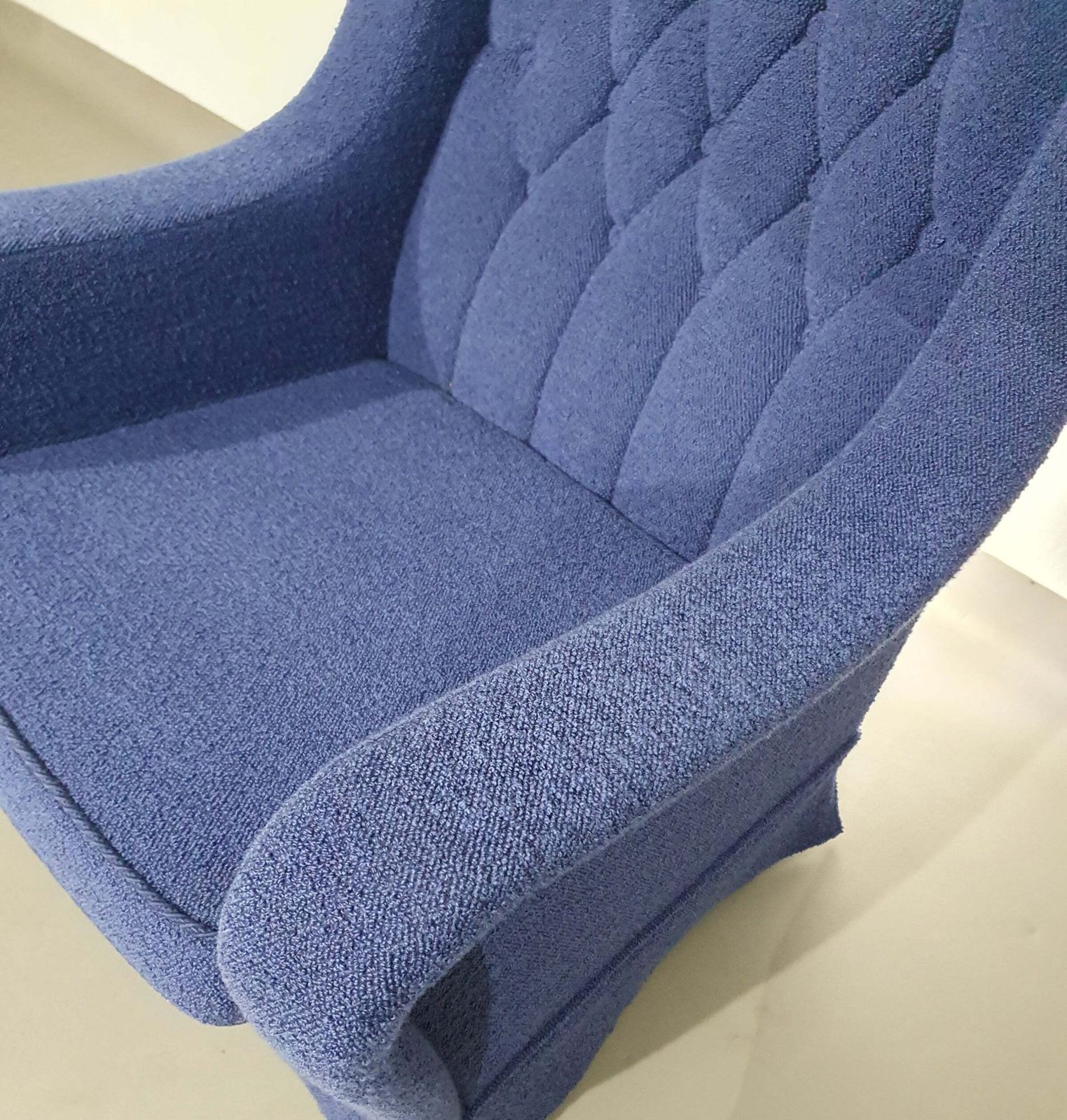 Graceful Arm Chair / Wool Bouclé / 70's photo vintage