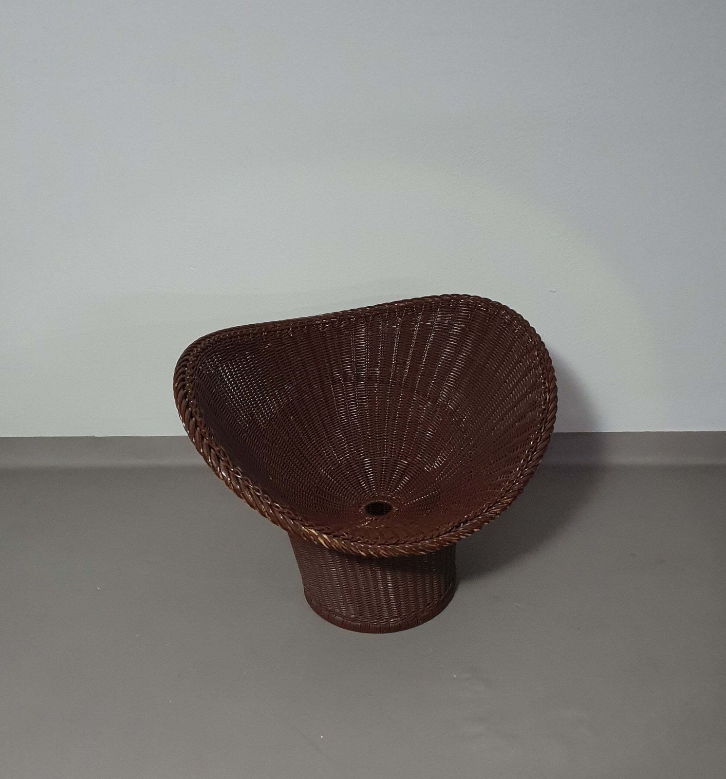 Authentic, Very Rare Wicker Chair, Model E20 Designed In 1957 By Egon Eiermann And Produced By Heinrich Murmann. With Traces Of Use. photo vintage