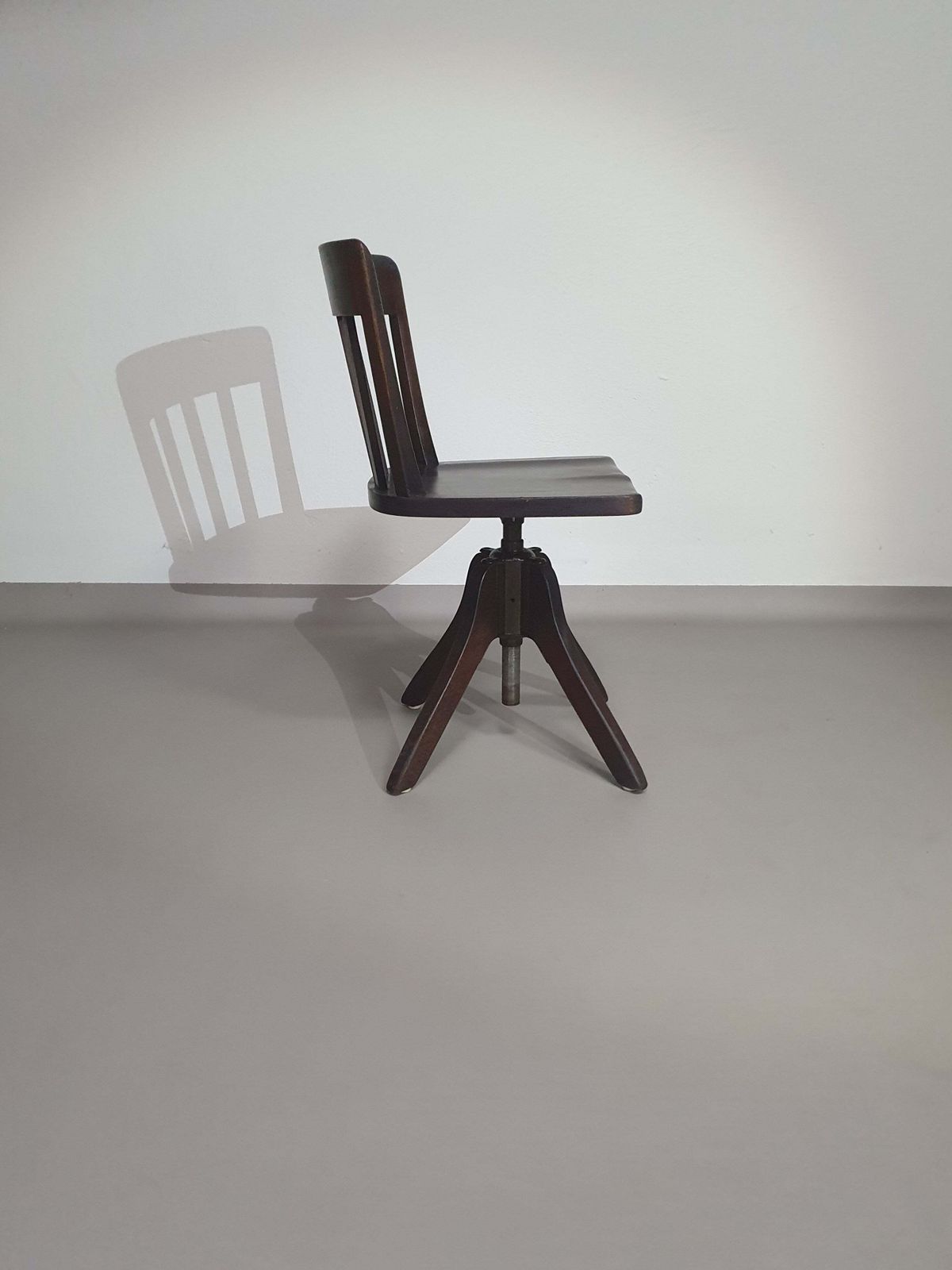 American Office Chair. Adjustable Height 45 / 56 Cm. Marked Rüegg Naegeli (Swiss) photo Furniture