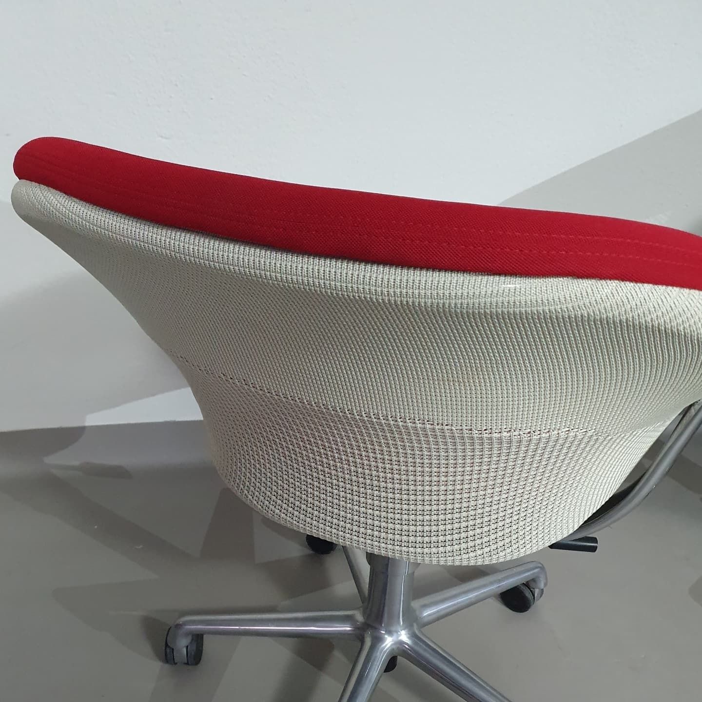 Coalesse Sw 1 Conference Chair Scott Wilson / Steelcase photo furniture