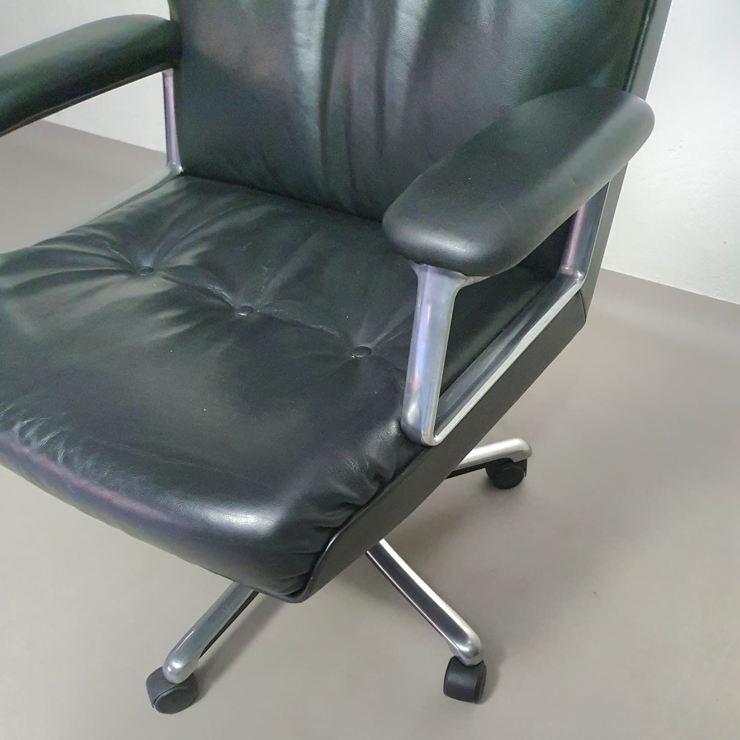 Vintage Office Chair P128 By Osvaldo Borsani For Tecno photo 950.0