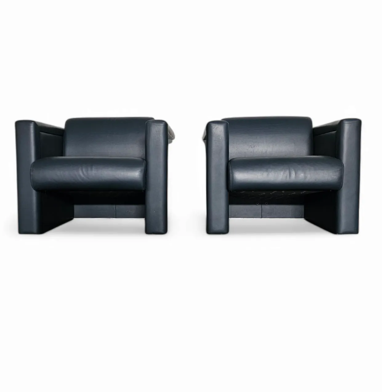 Pair / Trix And Robert Haussmann / Leather Chairs By Knoll photo for sale