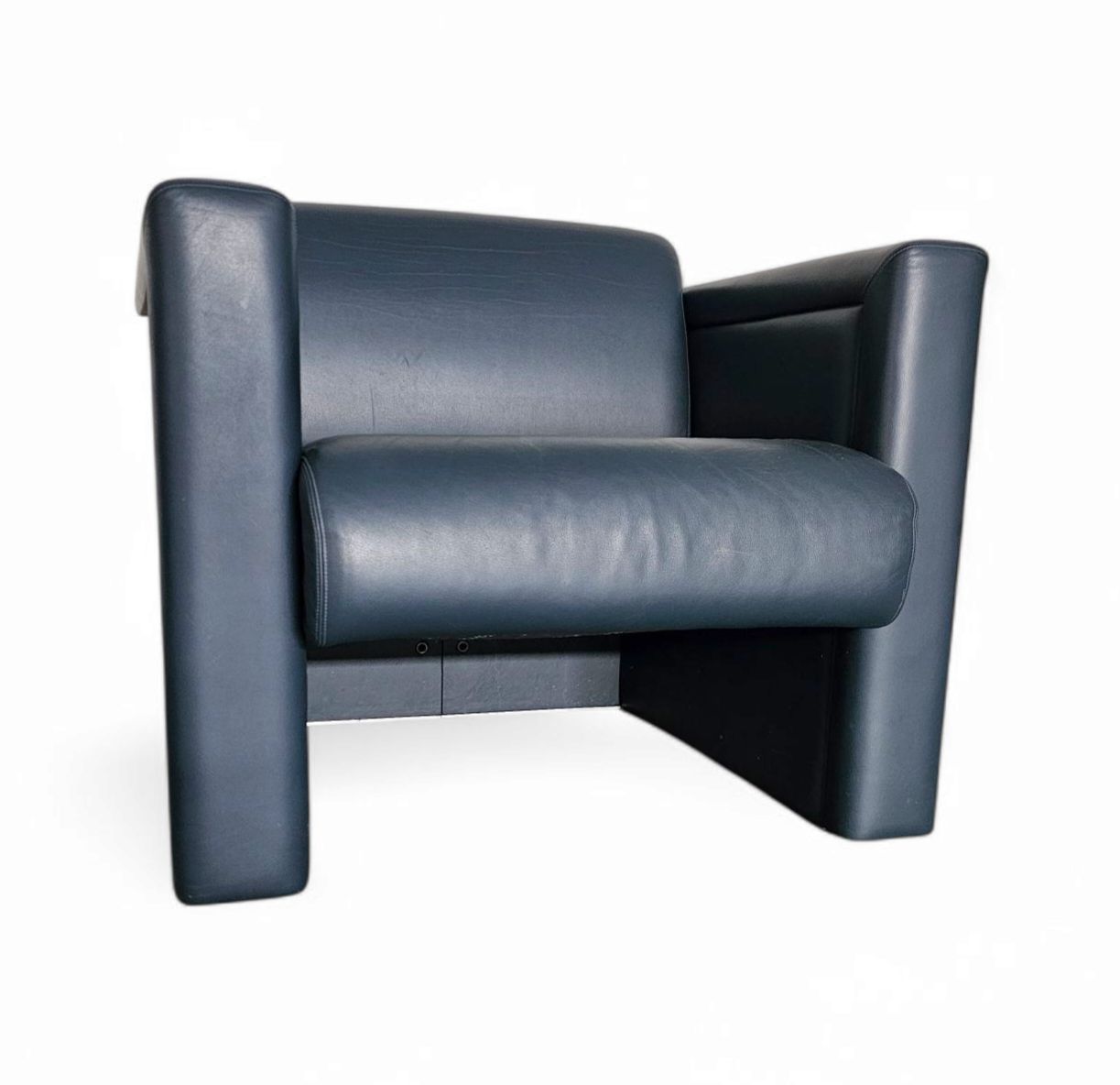 photo vintage Pair / Trix And Robert Haussmann / Leather Chairs By Knoll